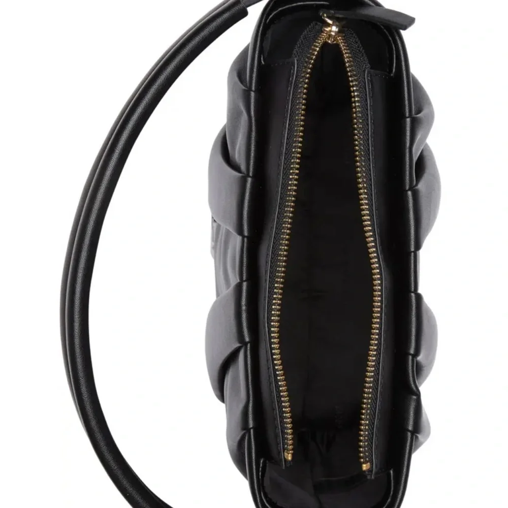 Calvin Klein NEW Myla Smooth PU Bucket Bag Black/Gold